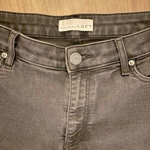 Ann Taylor LOFT stretch curvy skinny jean in dark gray wash 29/8 denim